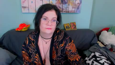 Everly online show from 03/30/26, 06:09