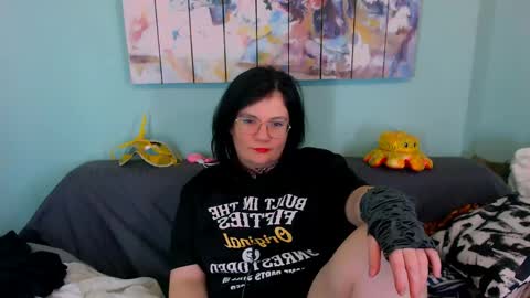 Everly online show from 04/19/26, 06:10