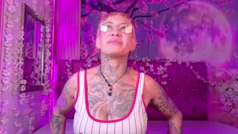 Snapshot of everlyn_sexx chatting on 02/22/26, 01:31 everlyn_sexx online show from 02/22/26, 01:31