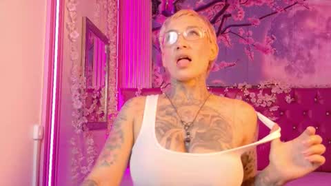 Snapshot of everlyn_sexx chatting on 02/28/26, 06:09 everlyn_sexx online show from 02/28/26, 06:09