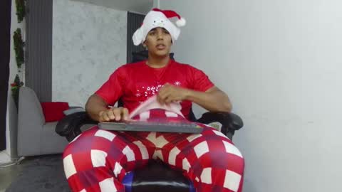 luis online show from 12/04/25, 12:20