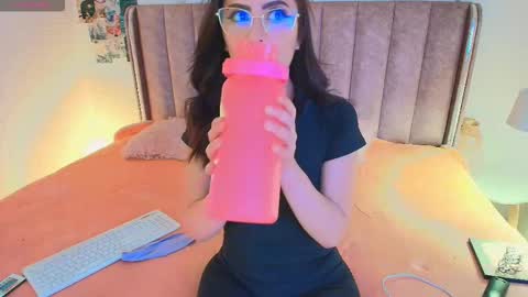 Evette online show from 03/23/26, 12:14