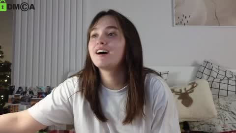 evi_woow online show from 12/30/24, 08:04