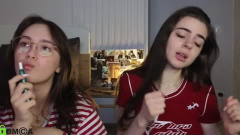 evi_woow online show from 01/22/25, 10:26