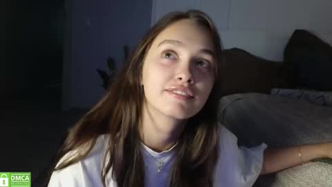 evi_woow online show from 09/23/25, 07:28