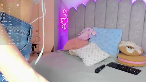 My name is Evie  nice to meet you  really get to know me better private is open  online show from 11/17/25, 09:42