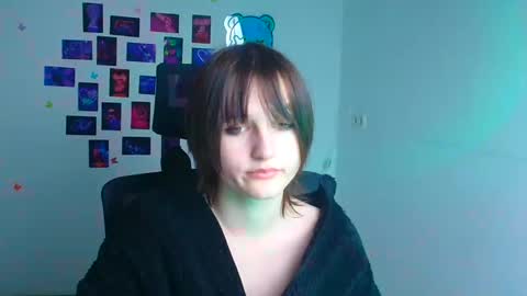 Evie online show from 12/19/25, 08:27