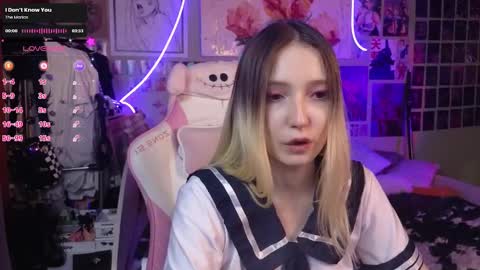 Evie online show from 03/12/25, 12:10