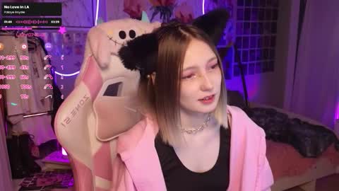 Evie online show from 09/30/25, 01:32