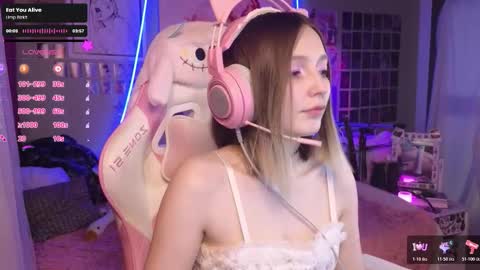 Evie online show from 11/10/25, 11:48