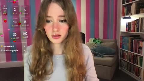 Evie3 online show from 12/18/25, 09:21