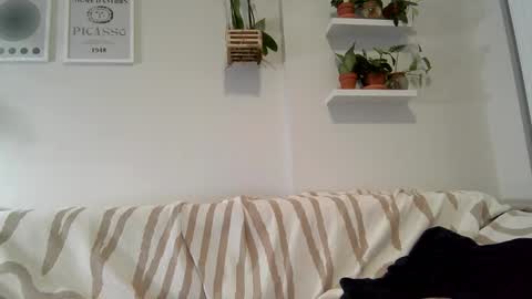 Snapshot of evillers1 chatting on 01/13/25, 01:02 Badblondebunny online show from 01/13/25, 01:02