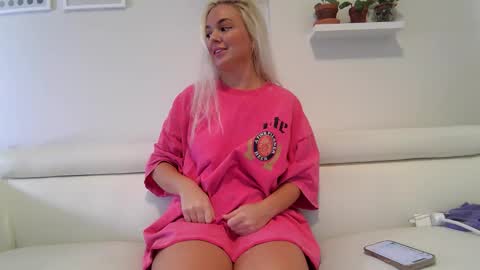 Badblondebunny online show from 01/18/26, 12:03