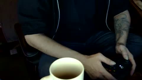 Snapshot of evilshadow41 chatting on 01/28/25, 01:08 Shadow online show from 01/28/25, 01:08