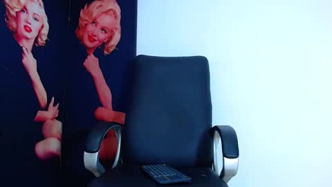 EVILYN online show from 12/03/24, 06:37