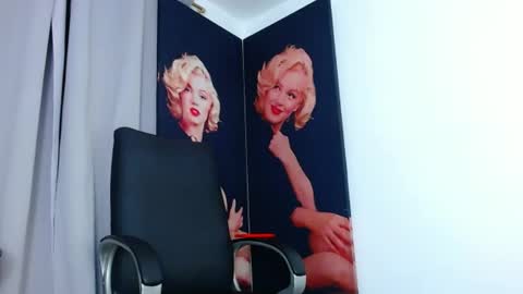 EVILYN online show from 12/19/24, 08:34