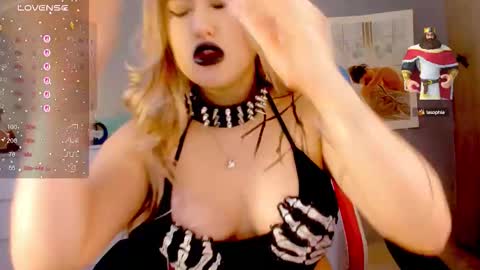 evva_foxxy online show from 09/29/25, 03:39