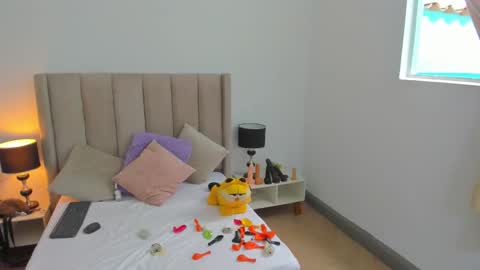 evvaa_moon online show from 10/04/25, 01:20