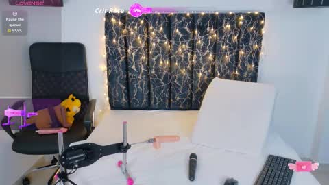 evvaa_moon online show from 11/26/25, 12:28