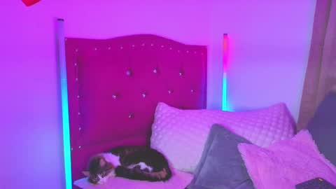 EVY online show from 09/30/25, 01:21