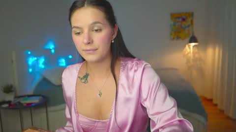 ewelynscott online show from 10/19/25, 05:13