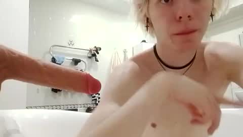 Essa online show from 04/10/26, 05:45