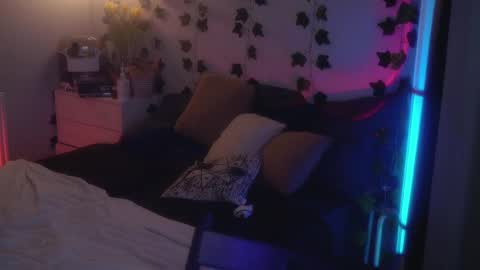 Alyson online show from 03/11/25, 06:19