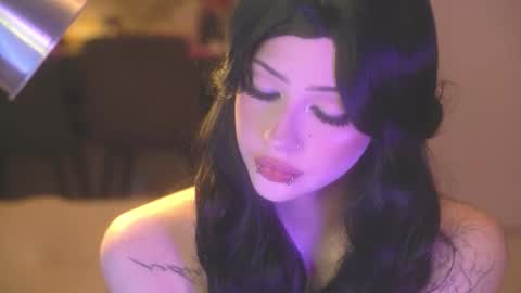 Alyson online show from 11/04/25, 05:23