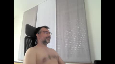 exhibit77 online show from 05/11/26, 06:30