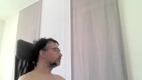 Snapshot of exhibit77 chatting on 06/16/26, 06:49 exhibit77 online show from 06/16/26, 06:49