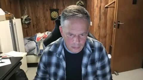 exibe1219 online show from 10/21/25, 09:21