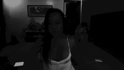 Snapshot of exotic_angel69 chatting on 03/10/25, 01:12 voloptous mommy angel online show from 03/10/25, 01:12