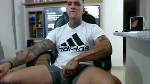 Snapshot of exotic_dude chatting on 03/05/25, 06:01 camilo online show from 03/05/25, 06:01