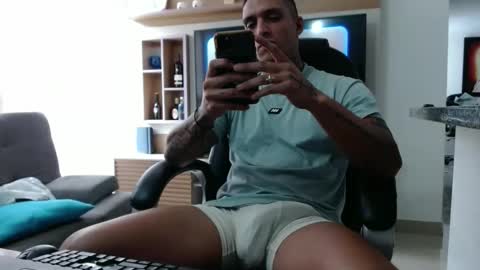 Snapshot of exotic_dude chatting on 09/30/25, 03:39 camilo online show from 09/30/25, 03:39