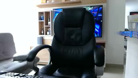 Snapshot of exotic_dude chatting on 12/15/25, 04:55 camilo online show from 12/15/25, 04:55