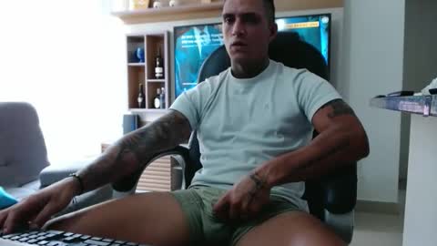 Snapshot of exotic_dude chatting on 01/05/26, 05:27 camilo online show from 01/05/26, 05:27