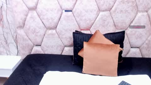 Snapshot of exotic_ebony_ chatting on 10/17/25, 07:05 Alison online show from 10/17/25, 07:05