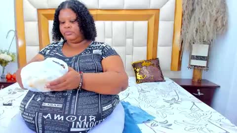 Snapshot of exoticbigmandx chatting on 01/29/25, 08:25 Mandy online show from 01/29/25, 08:25