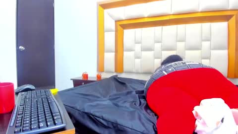 Snapshot of exoticbigmandx chatting on 03/06/25, 03:35 Mandy online show from 03/06/25, 03:35