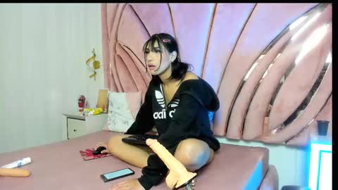 Velvet  online show from 02/25/26, 02:05