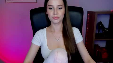 Snapshot of extasy_maya chatting on 05/20/26, 06:41 Maya online show from 05/20/26, 06:41