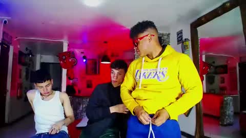 extrangers online show from 01/20/25, 12:18