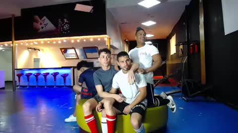 extrangers online show from 02/15/25, 12:11