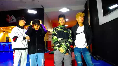 extrangers online show from 10/07/25, 12:13