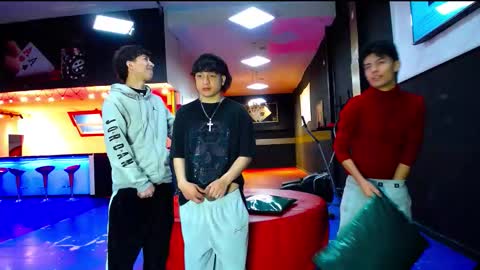 extrangers online show from 10/21/25, 12:28