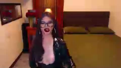 extremelydom online show from 06/11/26, 07:50