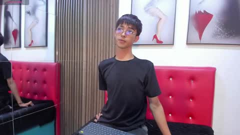 Eyden online show from 03/27/26, 09:14