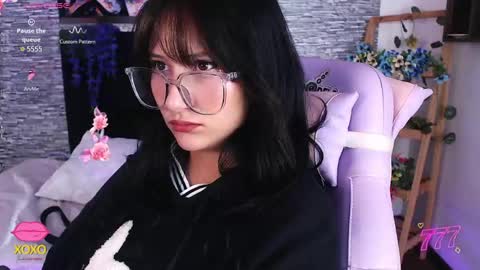 Snapshot of eyesmoon7710 chatting on 06/05/26, 12:11 eyes moon online show from 06/05/26, 12:11