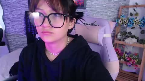 Snapshot of eyesmoon7710 chatting on 06/15/26, 02:19 eyes moon online show from 06/15/26, 02:19