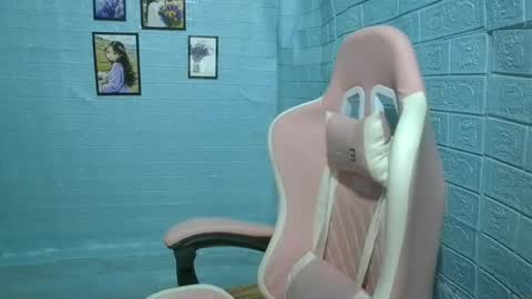 Snapshot of eyewet chatting on 06/29/26, 02:29 Eye online show from 06/29/26, 02:29